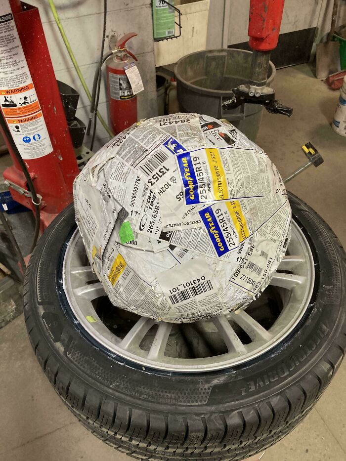 99 Times Car Mechanics Had To Take Pics Of What They Were Dealing With So Others Would Believe Them (New Pics) 99 Times Car Mechanics Had To Take Pics Of What They Were Dealing With So Others Would Believe Them (New Pics)