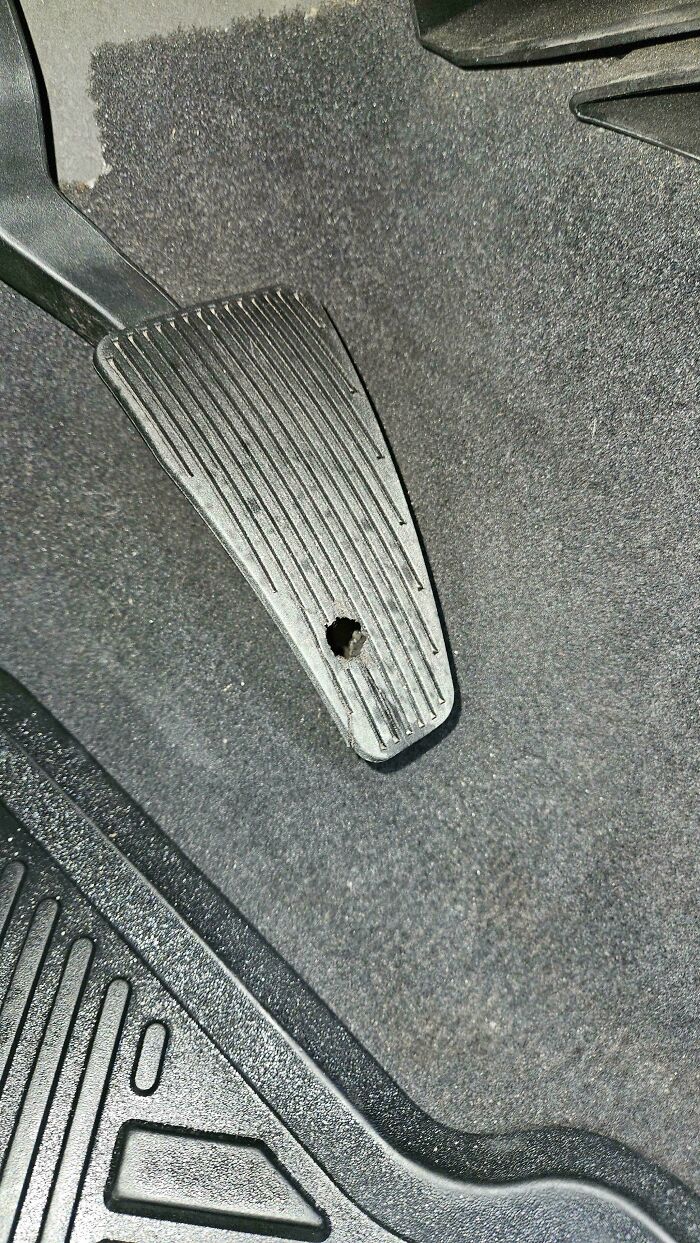 99 Times Car Mechanics Had To Take Pics Of What They Were Dealing With So Others Would Believe Them (New Pics) 99 Times Car Mechanics Had To Take Pics Of What They Were Dealing With So Others Would Believe Them (New Pics)