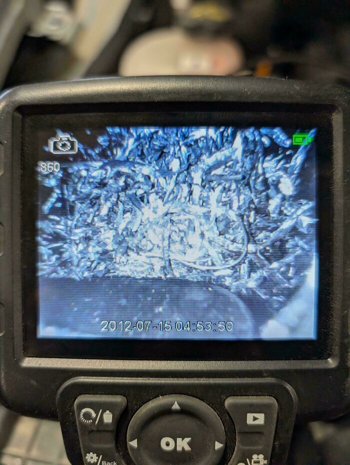99 Times Car Mechanics Had To Take Pics Of What They Were Dealing With So Others Would Believe Them (New Pics) 99 Times Car Mechanics Had To Take Pics Of What They Were Dealing With So Others Would Believe Them (New Pics)