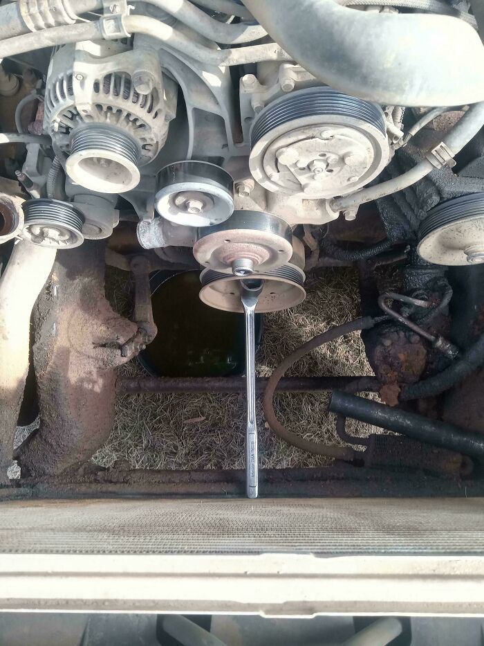99 Times Car Mechanics Had To Take Pics Of What They Were Dealing With So Others Would Believe Them (New Pics) 99 Times Car Mechanics Had To Take Pics Of What They Were Dealing With So Others Would Believe Them (New Pics)