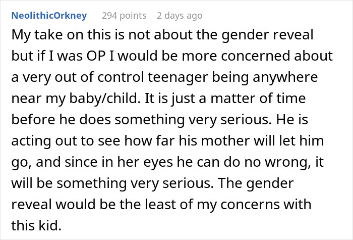Woman Fails The Only Job She Had To Do At Sister’s Gender Reveal, Doesn’t Get What’s The Big Deal Woman Fails The Only Job She Had To Do At Sister’s Gender Reveal, Doesn’t Get What’s The Big Deal