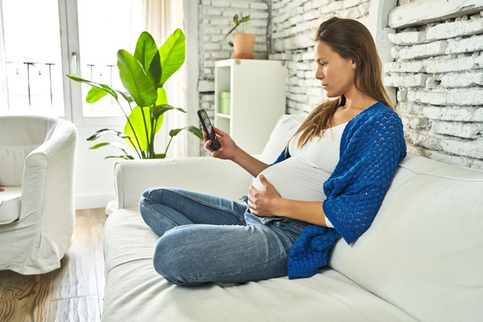First-Time Mom Takes Friend For Granted For 3 Years, Finally Makes An Effort After She Gets Blocked