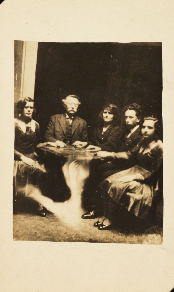 Unsettling Moments In History That Have Been Immortalized In Pictures, And Here Are 39 Of Them Unsettling Moments In History That Have Been Immortalized In Pictures, And Here Are 39 Of Them