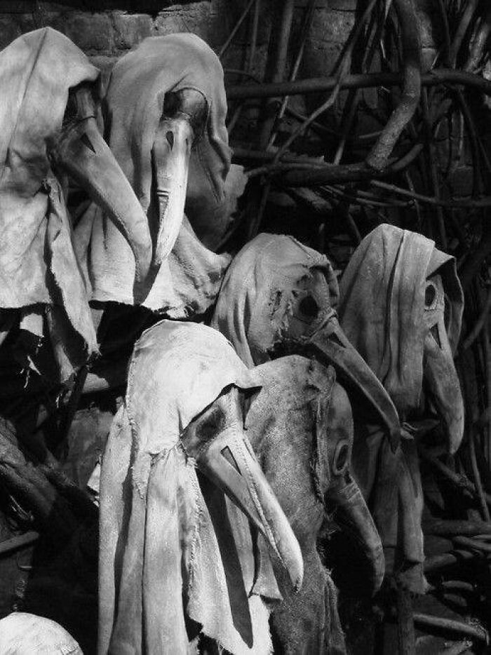 Unsettling Moments In History That Have Been Immortalized In Pictures, And Here Are 39 Of Them Unsettling Moments In History That Have Been Immortalized In Pictures, And Here Are 39 Of Them