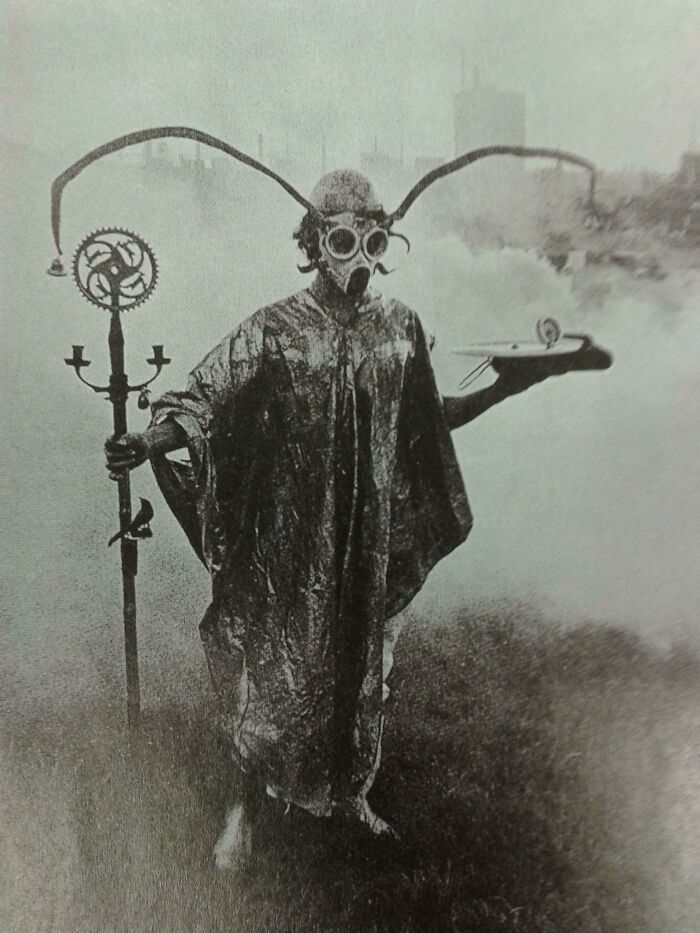 Unsettling Moments In History That Have Been Immortalized In Pictures, And Here Are 39 Of Them Unsettling Moments In History That Have Been Immortalized In Pictures, And Here Are 39 Of Them