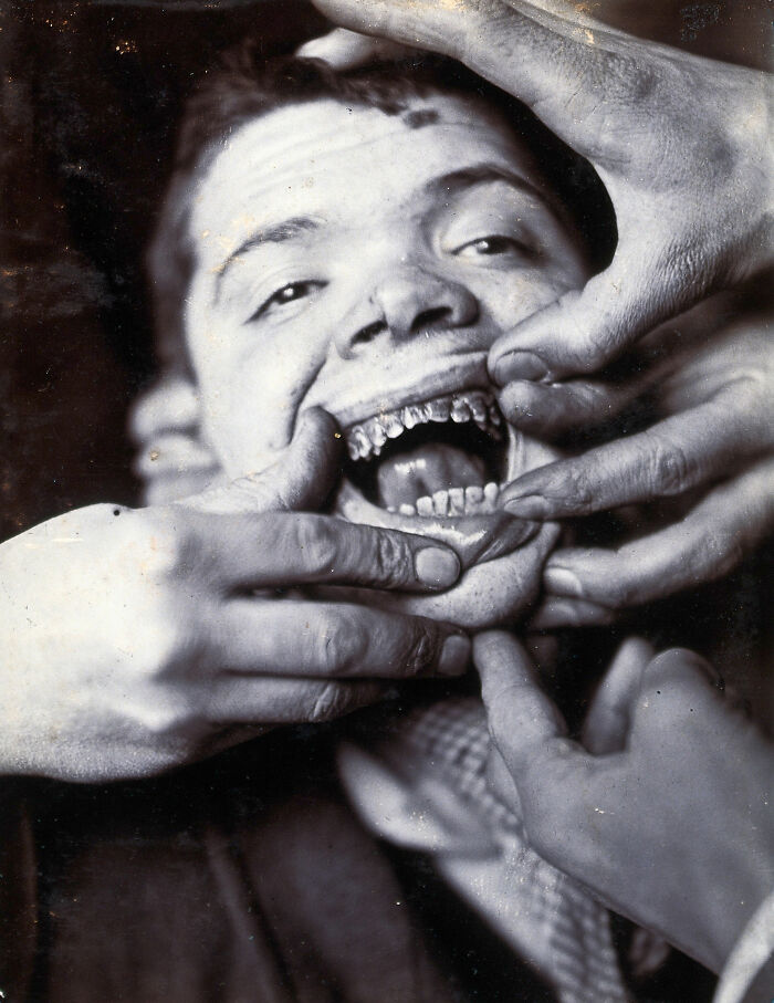 Unsettling Moments In History That Have Been Immortalized In Pictures, And Here Are 39 Of Them Unsettling Moments In History That Have Been Immortalized In Pictures, And Here Are 39 Of Them