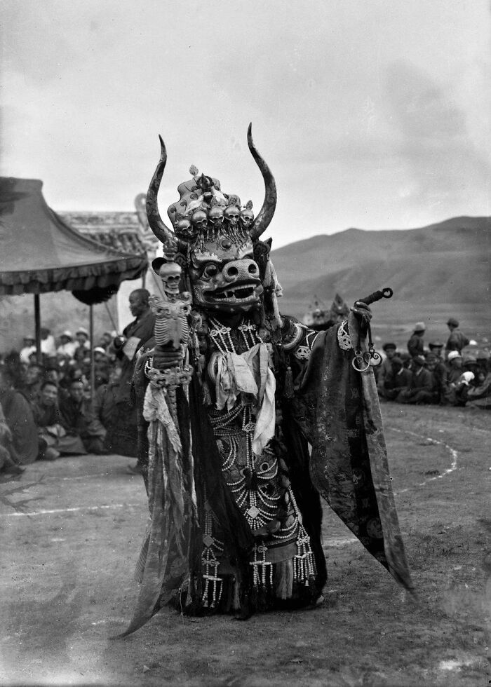 Unsettling Moments In History That Have Been Immortalized In Pictures, And Here Are 39 Of Them Unsettling Moments In History That Have Been Immortalized In Pictures, And Here Are 39 Of Them