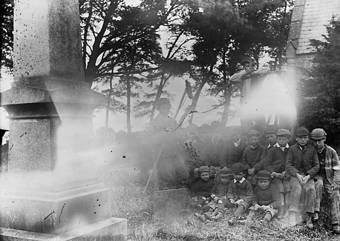 Unsettling Moments In History That Have Been Immortalized In Pictures, And Here Are 39 Of Them Unsettling Moments In History That Have Been Immortalized In Pictures, And Here Are 39 Of Them