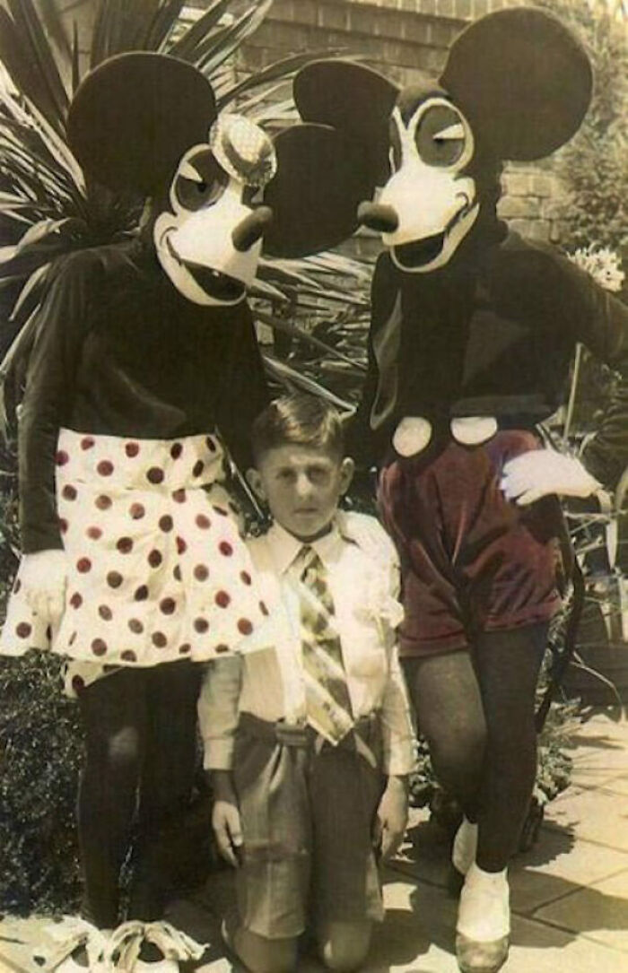 Unsettling Moments In History That Have Been Immortalized In Pictures, And Here Are 39 Of Them Unsettling Moments In History That Have Been Immortalized In Pictures, And Here Are 39 Of Them