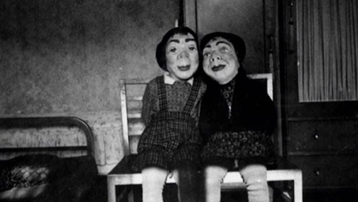 Unsettling Moments In History That Have Been Immortalized In Pictures, And Here Are 39 Of Them Unsettling Moments In History That Have Been Immortalized In Pictures, And Here Are 39 Of Them