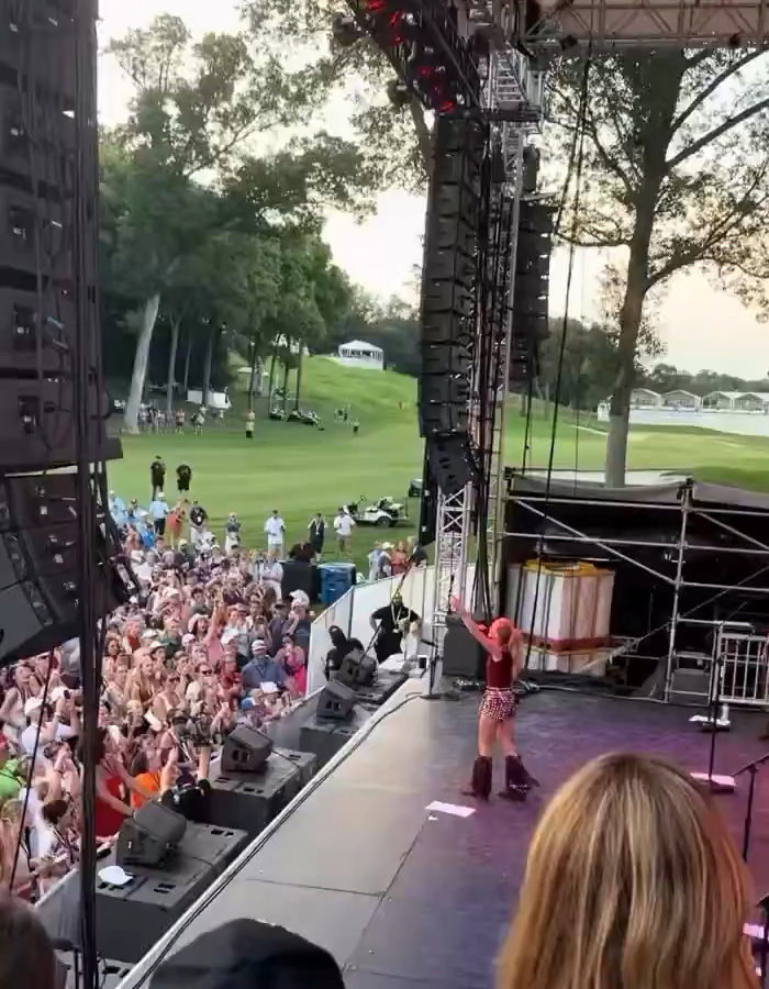 After MAGA Support, Carrie Underwood Gets Mercilessly Taunted For Performance At Golf Course After MAGA Support, Carrie Underwood Gets Mercilessly Taunted For Performance At Golf Course