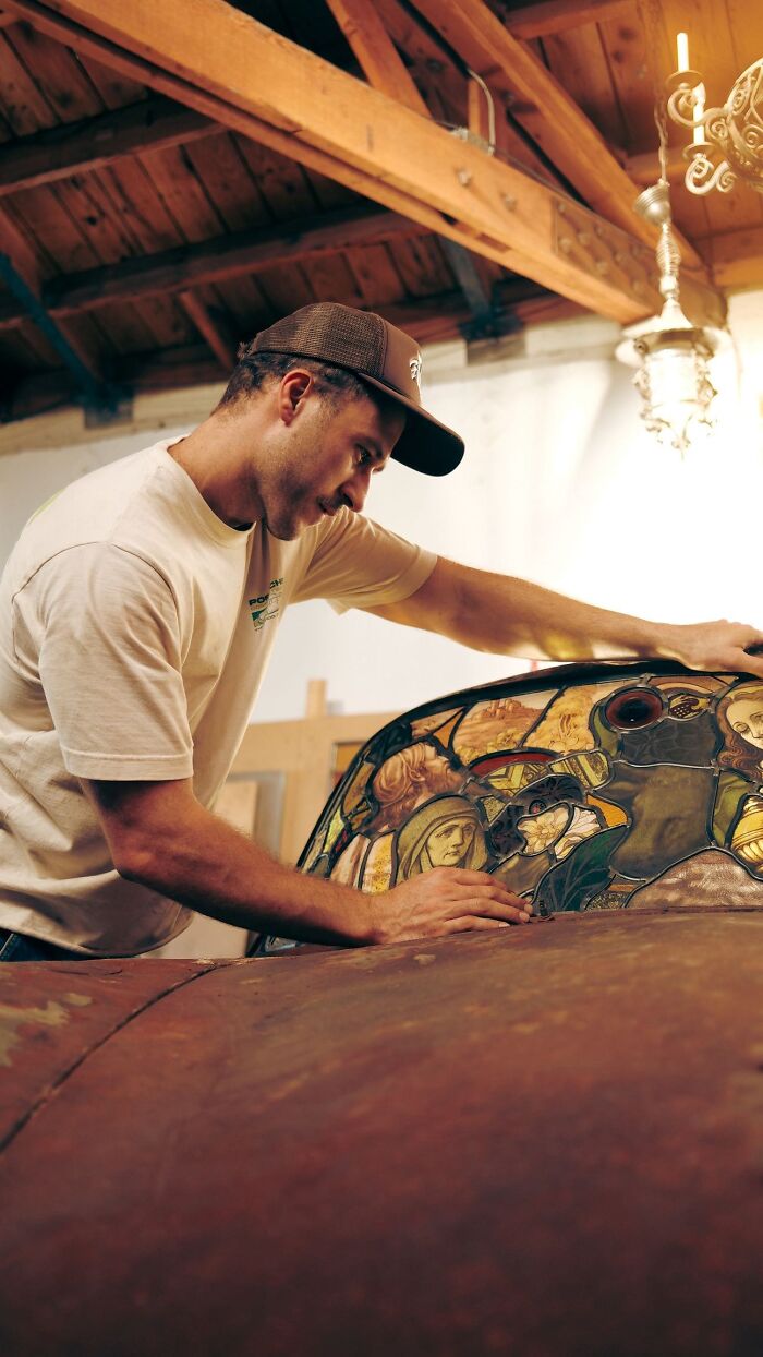 This Artist Turned Burned And Rusted Porsche 911 Into Extraordinary Stained-Glass Sculpture This Artist Turned Burned And Rusted Porsche 911 Into Extraordinary Stained-Glass Sculpture