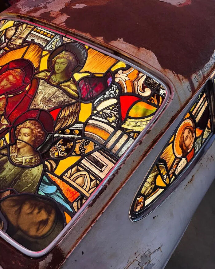 This Artist Turned Burned And Rusted Porsche 911 Into Extraordinary Stained-Glass Sculpture This Artist Turned Burned And Rusted Porsche 911 Into Extraordinary Stained-Glass Sculpture
