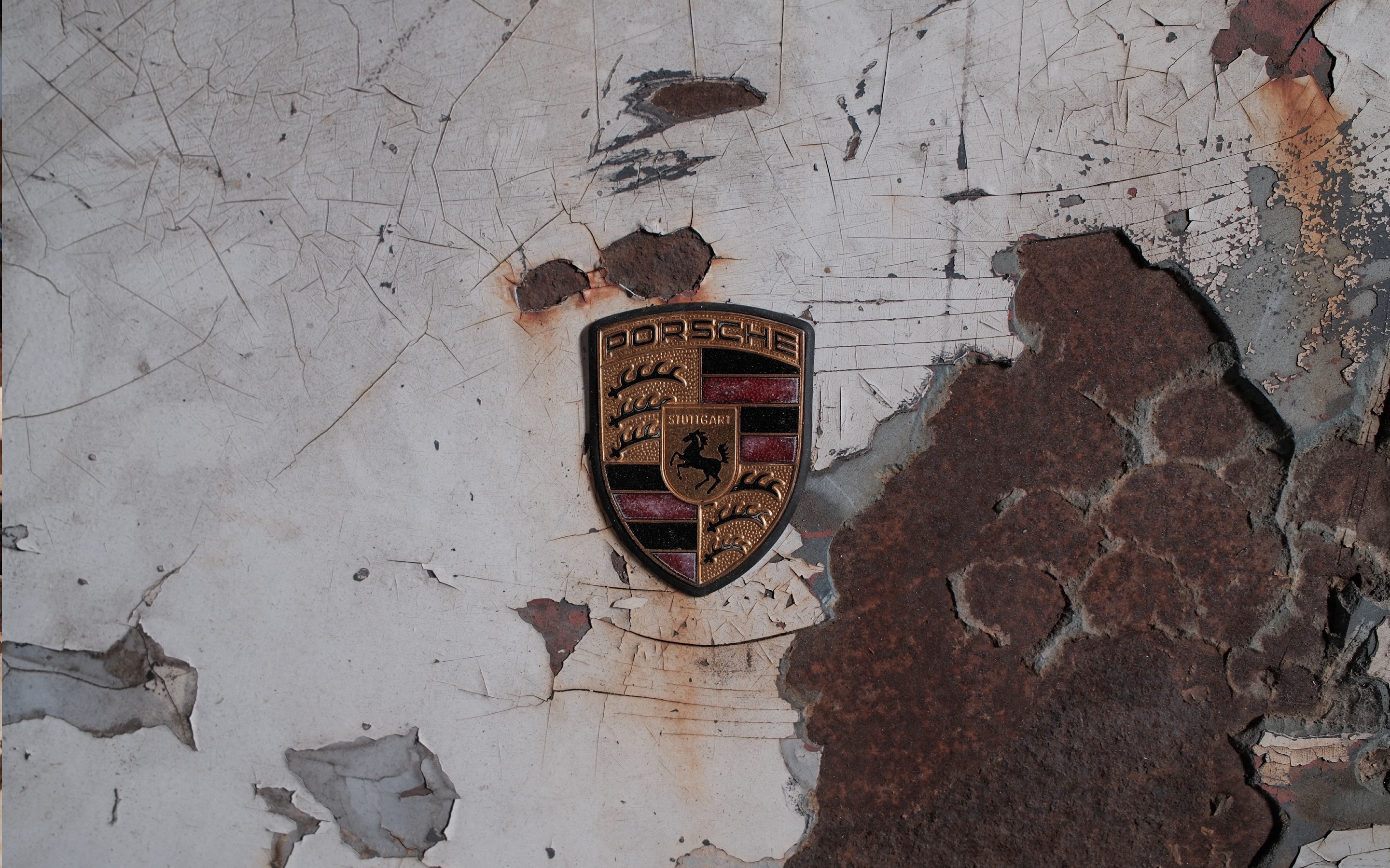 This Artist Turned Burned And Rusted Porsche 911 Into Extraordinary Stained-Glass Sculpture This Artist Turned Burned And Rusted Porsche 911 Into Extraordinary Stained-Glass Sculpture
