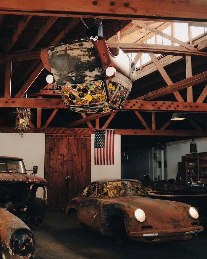 This Artist Turned Burned And Rusted Porsche 911 Into Extraordinary Stained-Glass Sculpture This Artist Turned Burned And Rusted Porsche 911 Into Extraordinary Stained-Glass Sculpture