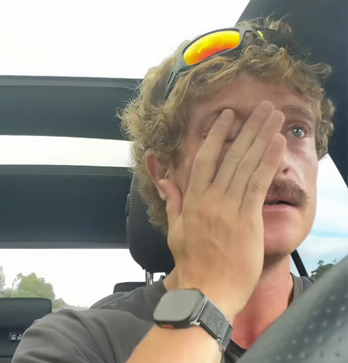 “Lonely” Man Makes Crying Plea And Exposes Tough Truth, Doctor Reacts “Lonely” Man Makes Crying Plea And Exposes Tough Truth, Doctor Reacts