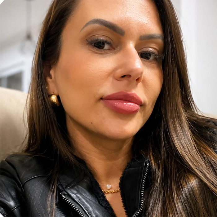 Woman’s Cosmetic Procedure Goes Viral As Her Face Changes Dramatically, Expert Weighs In And Explains The Risks Woman’s Cosmetic Procedure Goes Viral As Her Face Changes Dramatically, Expert Weighs In And Explains The Risks