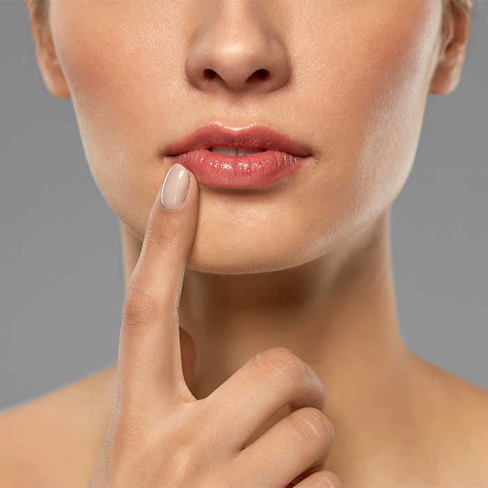 Woman’s Cosmetic Procedure Goes Viral As Her Face Changes Dramatically, Expert Weighs In And Explains The Risks Woman’s Cosmetic Procedure Goes Viral As Her Face Changes Dramatically, Expert Weighs In And Explains The Risks