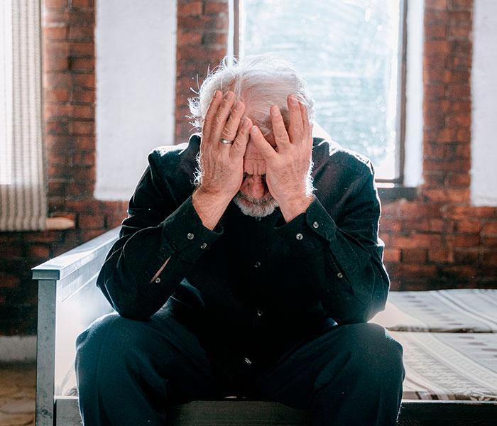 Oncologist Reveals The Five Cancer Symptoms People Most Commonly Dismiss As Normal Aging Or Stress Oncologist Reveals The Five Cancer Symptoms People Most Commonly Dismiss As Normal Aging Or Stress