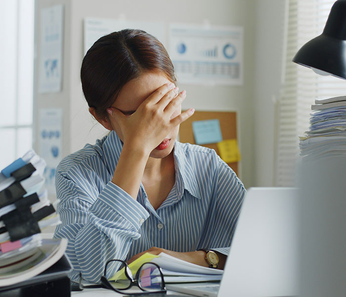 Oncologist Reveals The Five Cancer Symptoms People Most Commonly Dismiss As Normal Aging Or Stress Oncologist Reveals The Five Cancer Symptoms People Most Commonly Dismiss As Normal Aging Or Stress