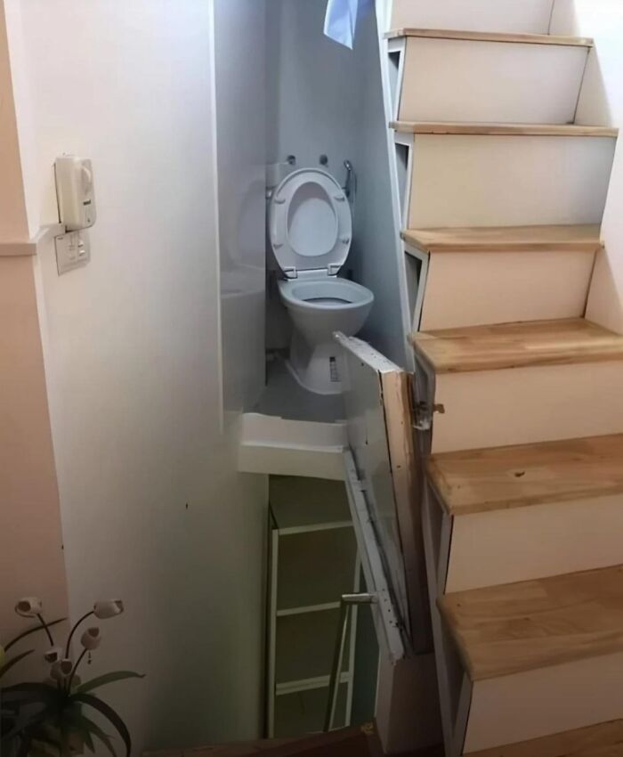 69 Terribly Designed Bathrooms That Might Make You Relieved That You Don&rsquo;t Have To Use Them