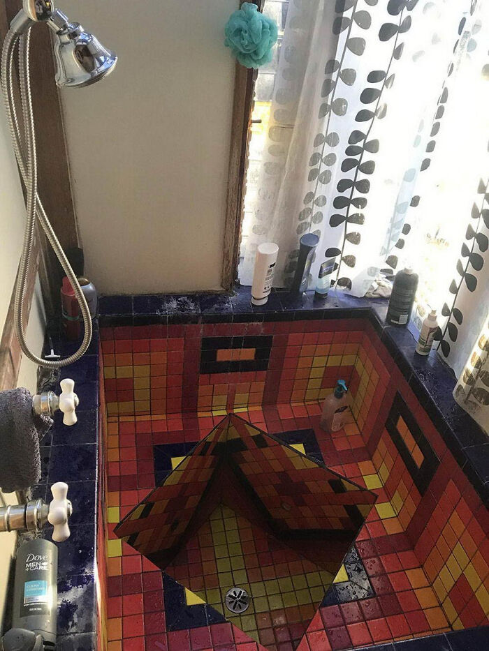 69 Terribly Designed Bathrooms That Might Make You Relieved That You Don&rsquo;t Have To Use Them