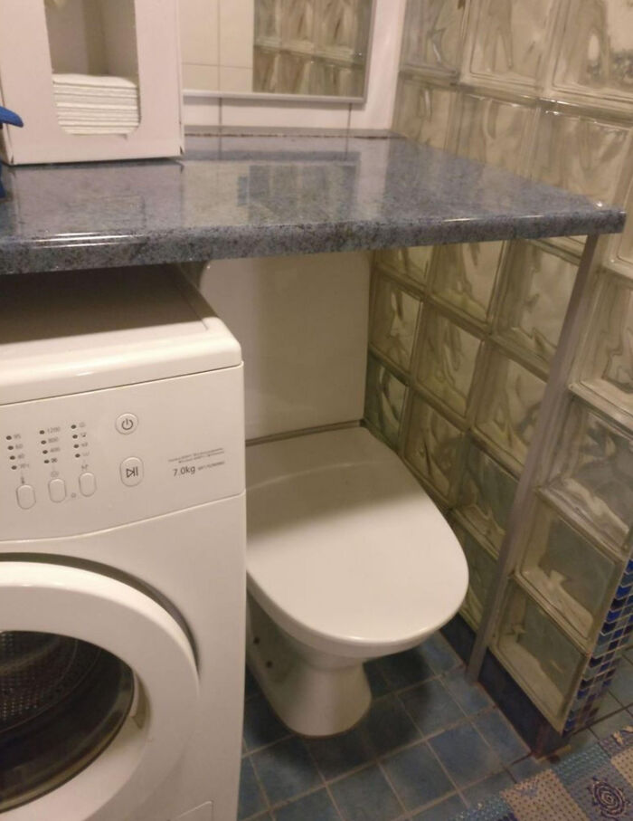 69 Terribly Designed Bathrooms That Might Make You Relieved That You Don&rsquo;t Have To Use Them