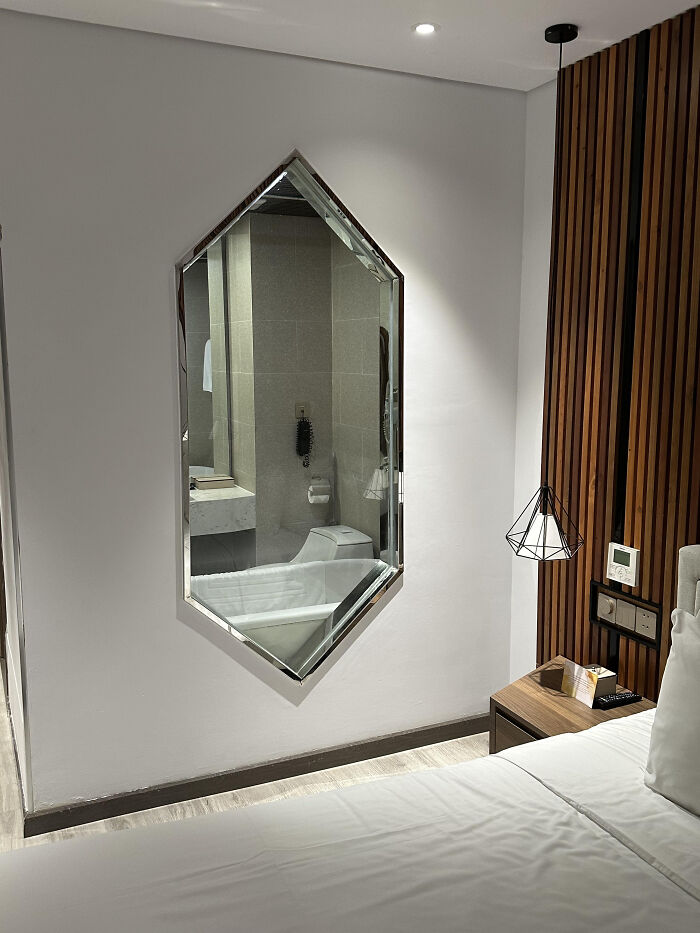 69 Terribly Designed Bathrooms That Might Make You Relieved That You Don&rsquo;t Have To Use Them