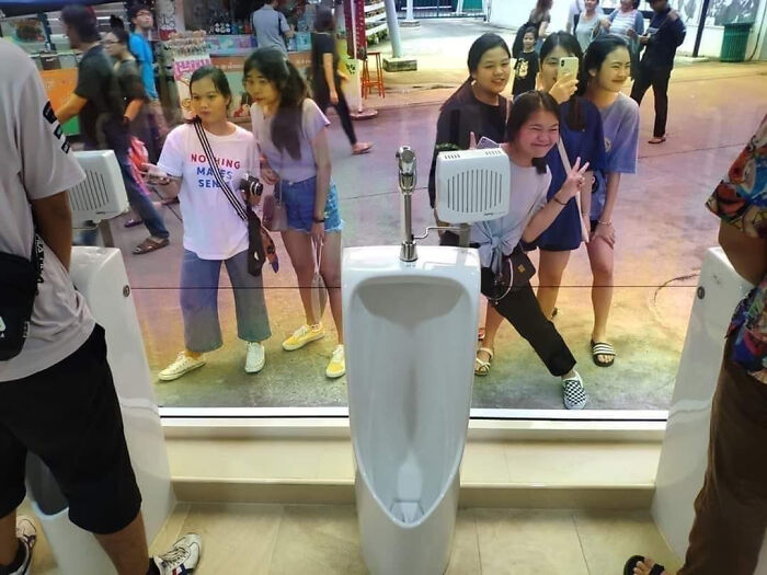 69 Terribly Designed Bathrooms That Might Make You Relieved That You Don&rsquo;t Have To Use Them