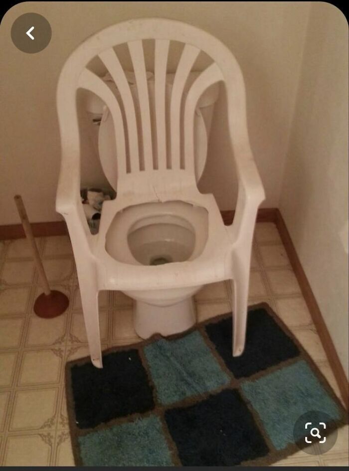 69 Terribly Designed Bathrooms That Might Make You Relieved That You Don&rsquo;t Have To Use Them