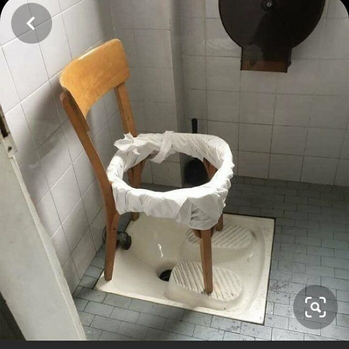 69 Terribly Designed Bathrooms That Might Make You Relieved That You Don&rsquo;t Have To Use Them