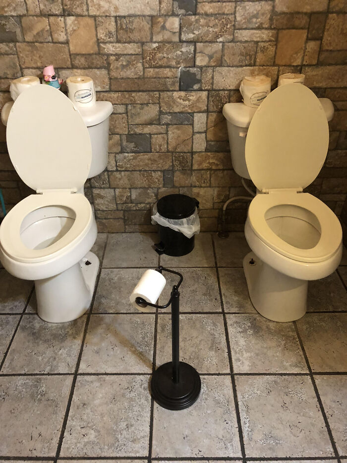 69 Terribly Designed Bathrooms That Might Make You Relieved That You Don&rsquo;t Have To Use Them