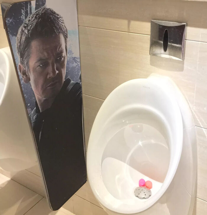69 Terribly Designed Bathrooms That Might Make You Relieved That You Don&rsquo;t Have To Use Them
