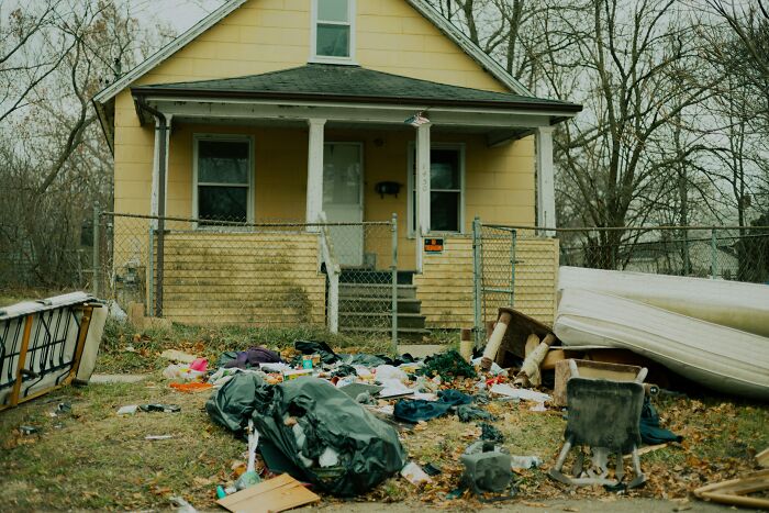 67 Guests Who Walked Into Someone&rsquo;s Home And Instantly Knew They&rsquo;d Never Return