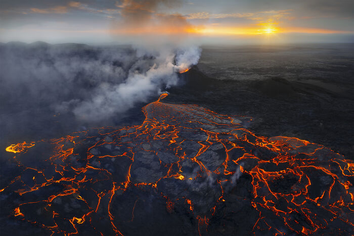 Spectacular Photos Awarded At The 2026 International Aerial Photographer Of The Year Competition (50 Pics) Spectacular Photos Awarded At The 2026 International Aerial Photographer Of The Year Competition (50 Pics)
