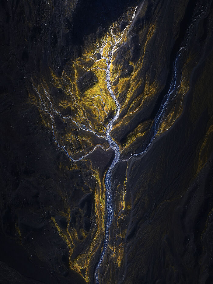 Spectacular Photos Awarded At The 2026 International Aerial Photographer Of The Year Competition (50 Pics) Spectacular Photos Awarded At The 2026 International Aerial Photographer Of The Year Competition (50 Pics)