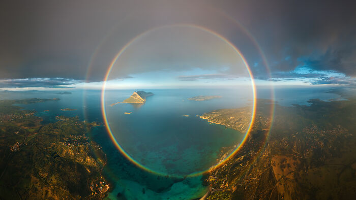 Spectacular Photos Awarded At The 2026 International Aerial Photographer Of The Year Competition (50 Pics) Spectacular Photos Awarded At The 2026 International Aerial Photographer Of The Year Competition (50 Pics)