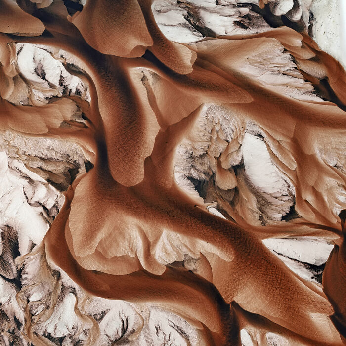 Spectacular Photos Awarded At The 2026 International Aerial Photographer Of The Year Competition (50 Pics) Spectacular Photos Awarded At The 2026 International Aerial Photographer Of The Year Competition (50 Pics)
