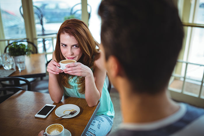 20YO Dude Turns First Date Into The Creepiest Experience For 18YO, She Can’t Wait For It To End
