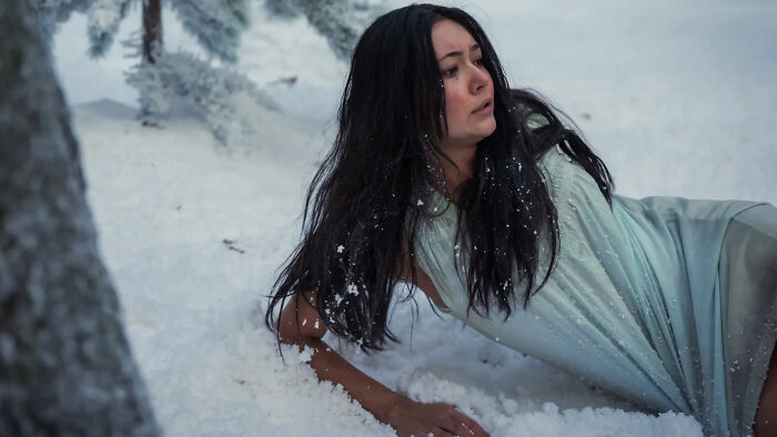 Hollywood’s Flawless-Look Obsession Slammed After “Unrealistic” Survival Scene Leaves Viewers Outraged Hollywood’s Flawless-Look Obsession Slammed After “Unrealistic” Survival Scene Leaves Viewers Outraged