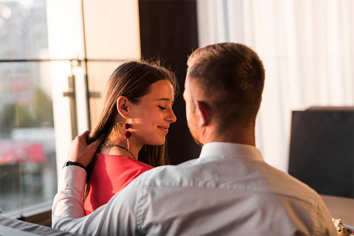 Woman Grows Uncomfortable With Her Husband’s Relationship With Her Sister, Discovers A Heartbreaking Truth Woman Grows Uncomfortable With Her Husband’s Relationship With Her Sister, Discovers A Heartbreaking Truth