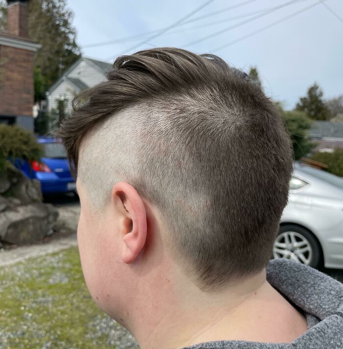 Some Hairdressers Should Have Their Licenses Revoked, And These 56 Haircuts Prove That Some Hairdressers Should Have Their Licenses Revoked, And These 56 Haircuts Prove That