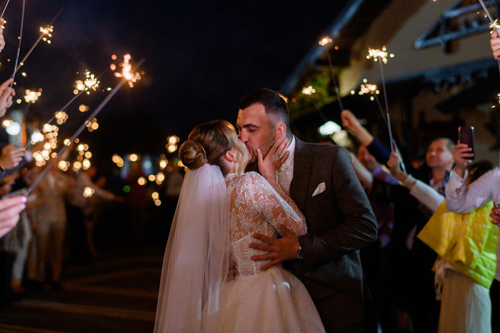 Entitled Bestie Helps With Wedding Planning, Cuts Woman Off Because She Rejected Most Of Her Ideas Entitled Bestie Helps With Wedding Planning, Cuts Woman Off Because She Rejected Most Of Her Ideas