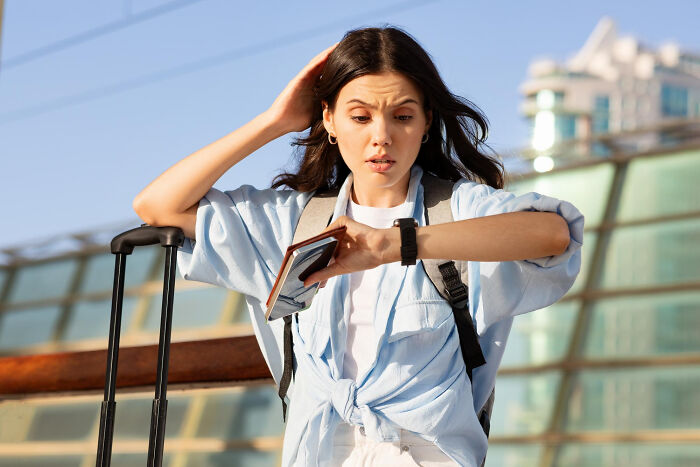“A Sociopath With Great Hair”: 40 People Who Ignored Red Flags Because The Person Was Hot