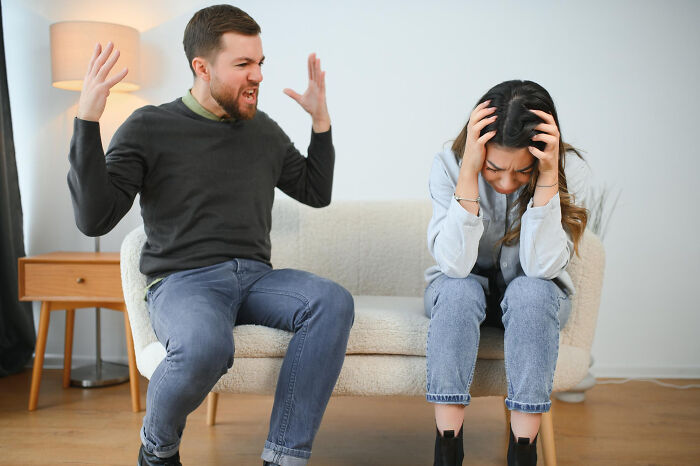 “A Sociopath With Great Hair”: 40 People Who Ignored Red Flags Because The Person Was Hot