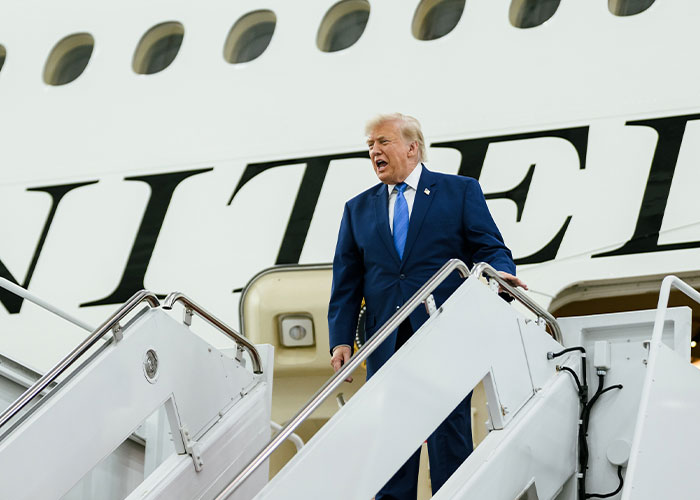 Trump “Struggles” To Power Through Public Appearance, Then A New Health Concern Steals The Spotlight Trump “Struggles” To Power Through Public Appearance, Then A New Health Concern Steals The Spotlight