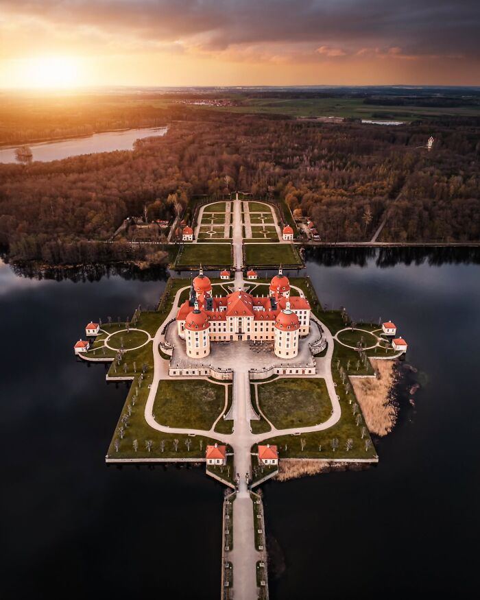 137 Examples Of Architecture So Beautiful, It Almost Looks Unreal (New Pics) 137 Examples Of Architecture So Beautiful, It Almost Looks Unreal (New Pics)