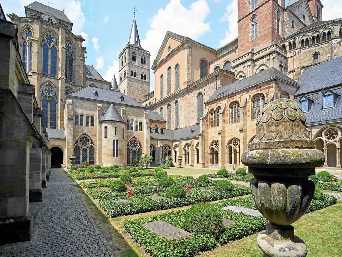 137 Examples Of Architecture So Beautiful, It Almost Looks Unreal (New Pics) 137 Examples Of Architecture So Beautiful, It Almost Looks Unreal (New Pics)