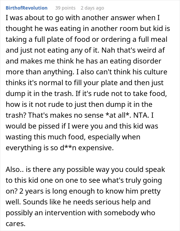 Daughter Defends Her BF&rsquo;s Bizarre And Costly Dinner Table Habit After Mom Asks To Make Him Stop It