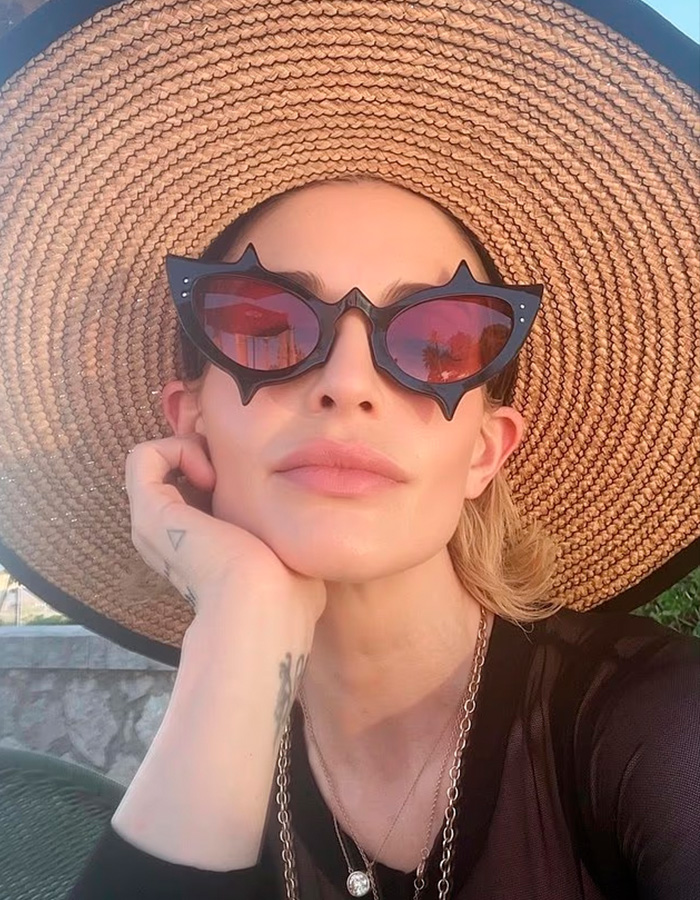 After Firing Back At Body‑Shamers, Kelly Osbourne’s Dramatic Transformation Remains A Point Of Fierce Debate